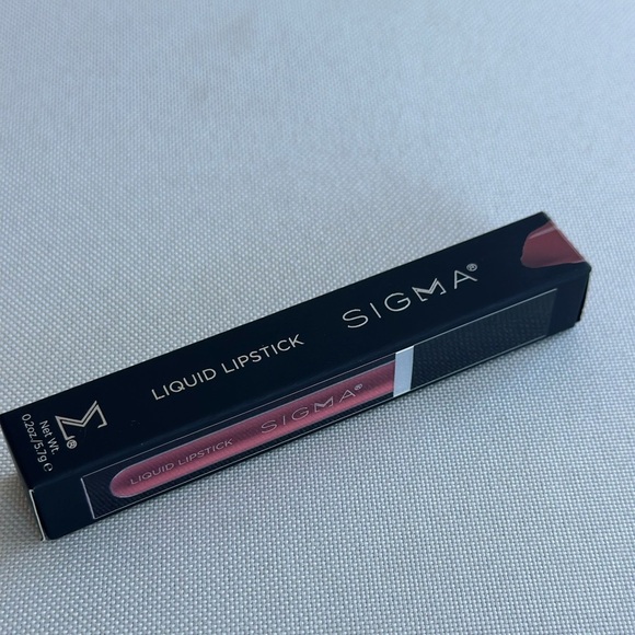 NWT Sigma Beauty Liquid Lipstick - Picture 2 of 5